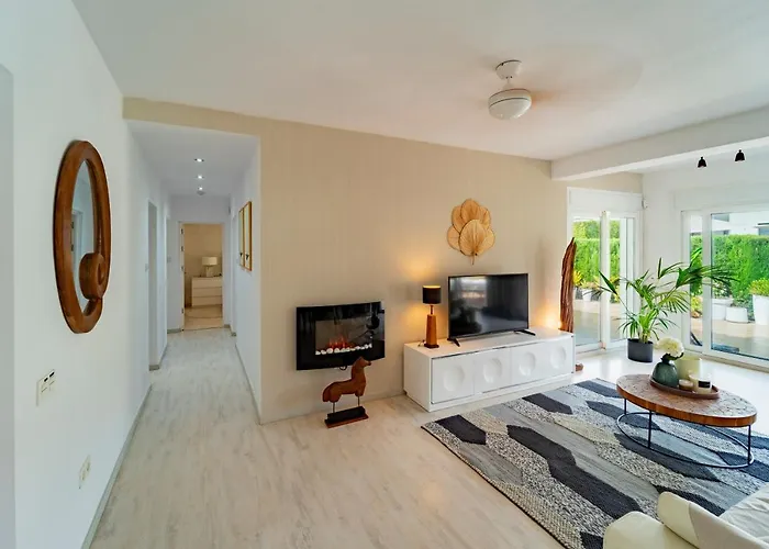 Villa Emma By The Sea With Private Pool Marbella